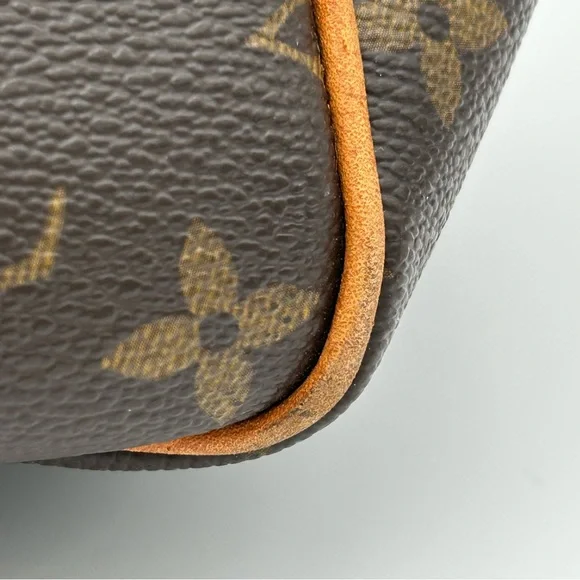 Louis Vuitton Brown Monogram Shoulder Bag - Picture 3 of 16